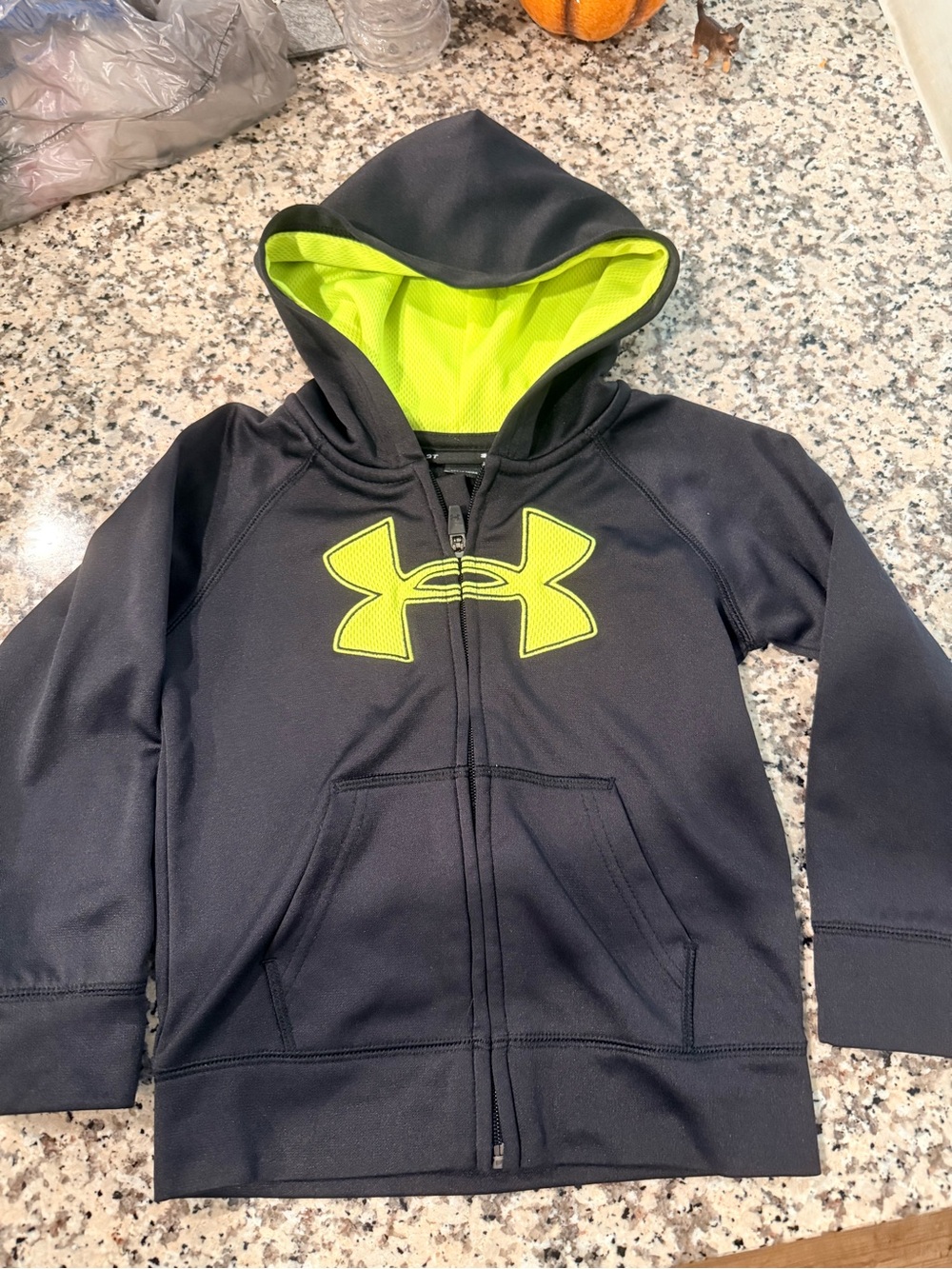 Under Armour Boys Black Hoodie with Neon Yellow Logo & Lined Hood zip up 3t
